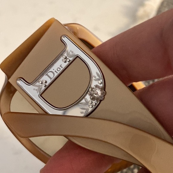 DIOR GORGEOUS SUNGLASSES - Picture 16 of 16